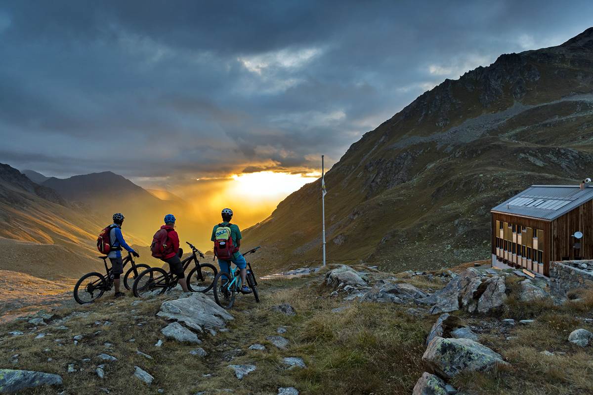 Mountain Bike and Ebike Enduro in Switzerland : St. Moritz and Engadin. 